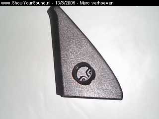 showyoursound.nl - Golf 2 GTI - marc verhoeven - SyS_2005_8_13_1_55_49.jpg - he kuipje dat bij de hertz compo set werd geleverd op het plastic kapje dat aan de binnenkant voor de spiegel zit gelijmd